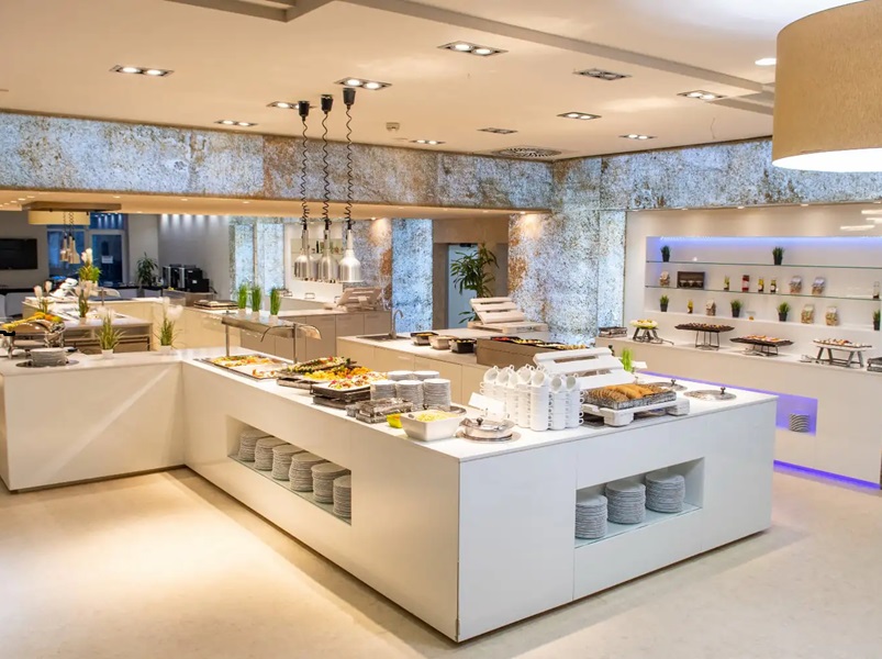 hotel-azur-bufeasztal_ Replace image